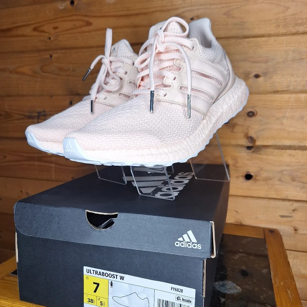 ❤️ NWBOX ADIDAS ULTRABOOST W Pink Tint super- comfy running Size 7